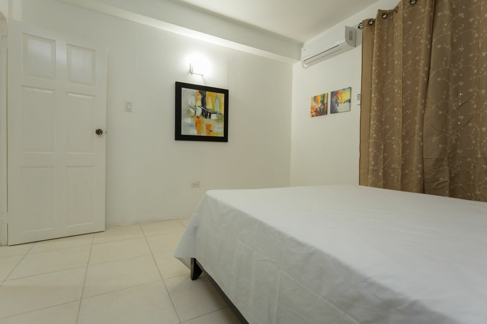 New Kingston Premium Guest Apartment Buitenkant foto